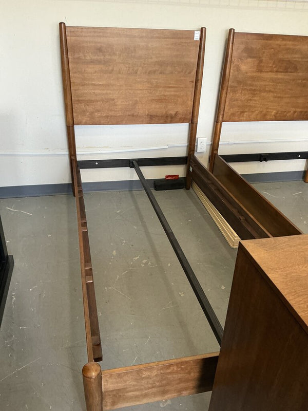 MCM Cinnamon Twin Bed