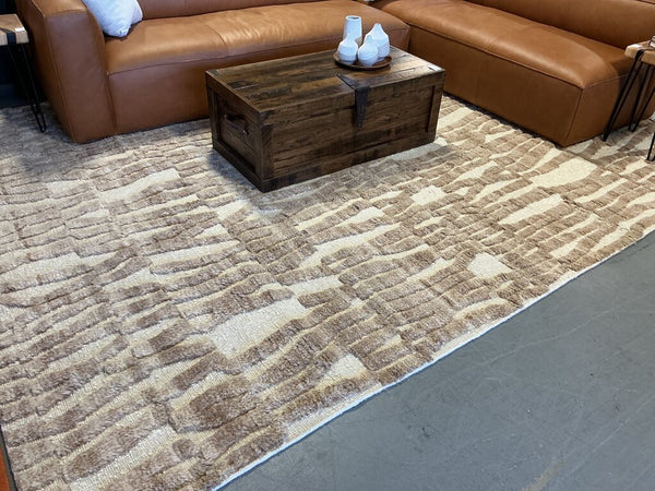 Zaha Hand-Knotted Area Rug - Sand (9' x 12')