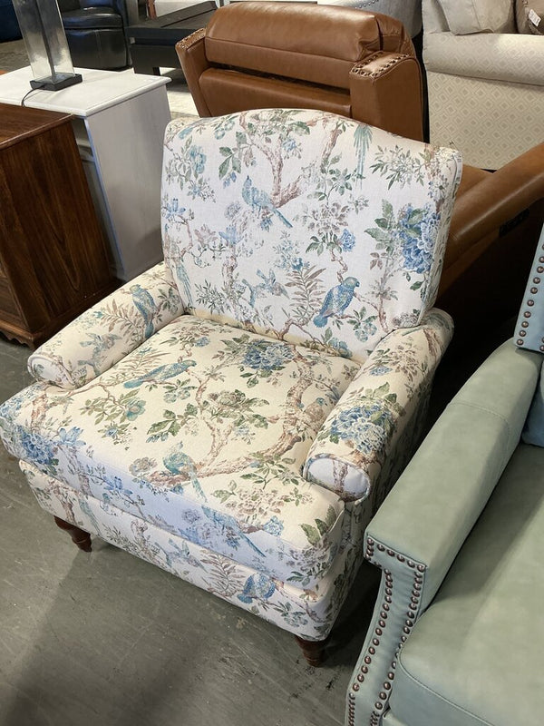 Eamest Armchair-Bird