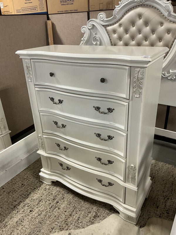 Esparanza Pearl White Chest