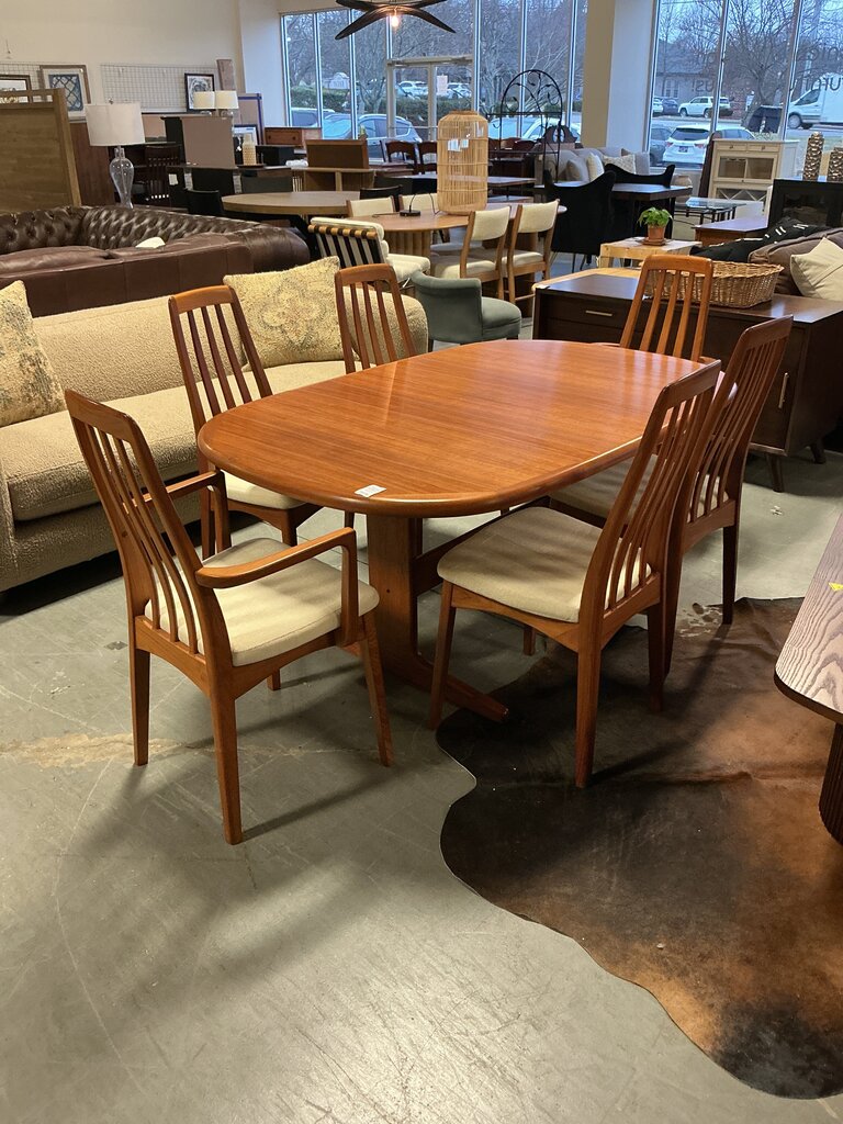 Koefoeds Hornslet Danish Modern Dining Set (Table/2 Leaves/6 Chairs)