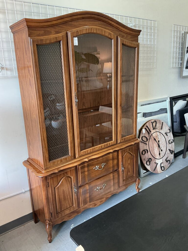 French Provincial 2pc. Hutch