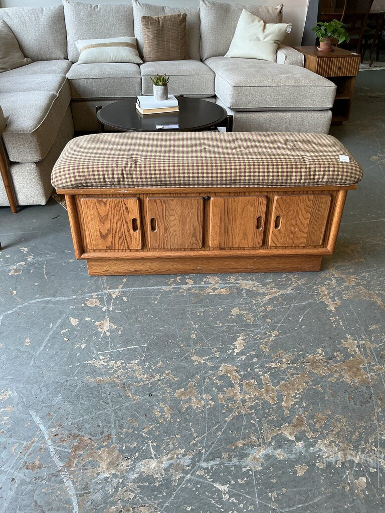 Cedar Trunk W/ Cushion