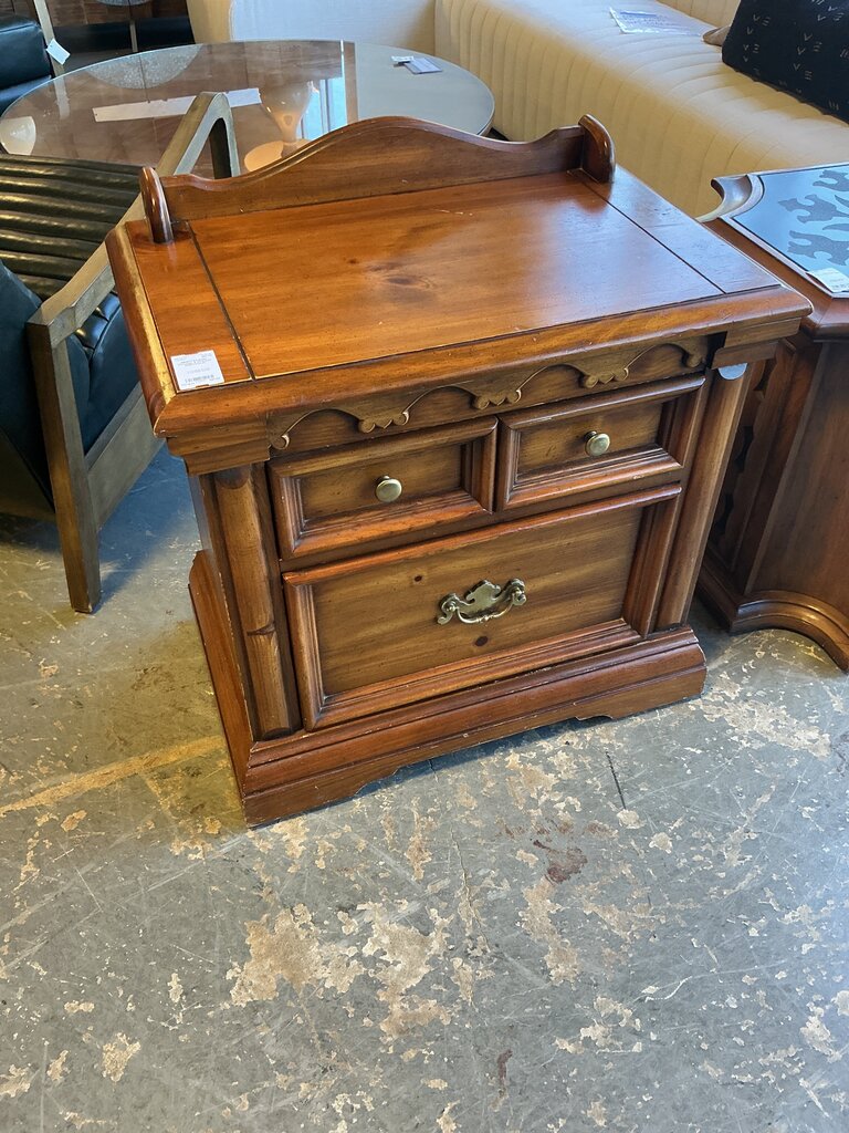 Vintage 2 Drawer Nightstand