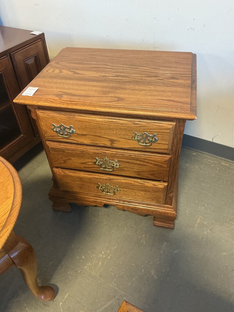 Kimball 3 Drawer Nightstand