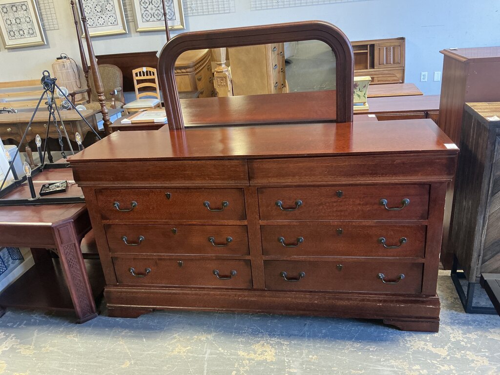 Cherry Tone 8 Drawer Dresser w/Mirror